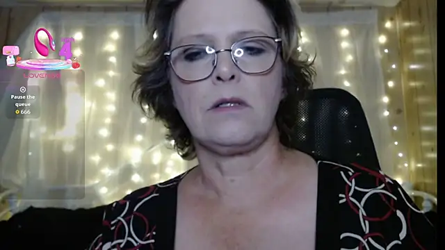 Snapshot of TrailerParkTracee chatting on October 29, 2025, 2:36 am TrailerParkTracee online show from October 29, 2025, 2:36 am