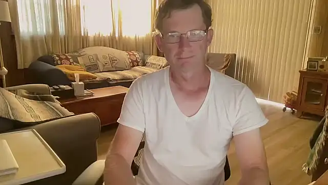 Snapshot of guyhereoncam chatting on October 22, 2025, 12:05 pm guyhereoncam online show from October 22, 2025, 12:05 pm