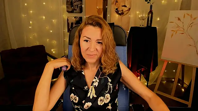 Snapshot of DonnaSmitth chatting on October 12, 2025, 10:03 am DonnaSmitth online show from October 12, 2025, 10:03 am