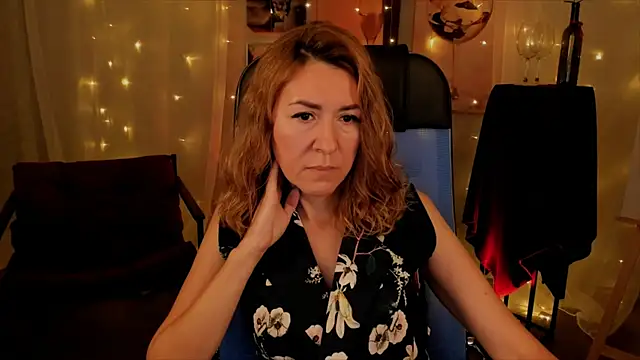 Snapshot of DonnaSmitth chatting on November 13, 2025, 3:55 pm DonnaSmitth online show from November 13, 2025, 3:55 pm