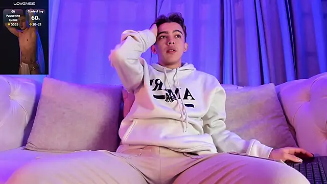 Snapshot of Lian_Miller1_ chatting on December 15, 2025, 12:31 pm Lian Miller1 online show from December 15, 2025, 12:31 pm