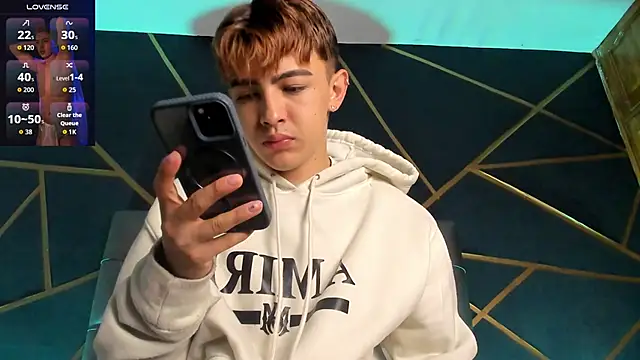 Snapshot of Lian_Miller1_ chatting on December 16, 2025, 12:10 pm Lian Miller1 online show from December 16, 2025, 12:10 pm