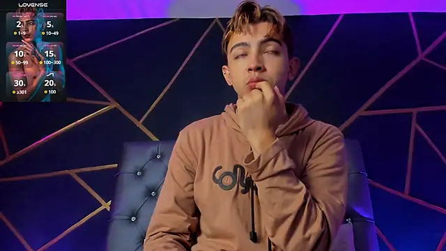 Snapshot of Lian_Miller1_ chatting on January 12, 2026, 12:32 pm Lian Miller1 online show from January 12, 2026, 12:32 pm