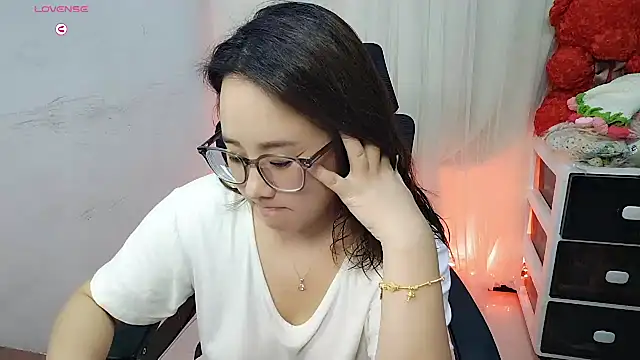 NEWONETO online show from October 14, 2025, 10:49 am