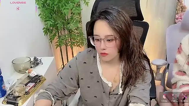 NEWONETO online show from December 21, 2025, 2:35 pm