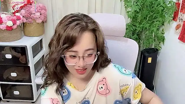 NEWONETO online show from May 16, 2026, 1:13 am