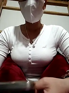 Snapshot of LenaCii chatting on November 18, 2025, 6:34 pm LenaCii online show from November 18, 2025, 6:34 pm