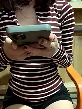 Snapshot of LenaCii chatting on January 14, 2026, 4:34 pm LenaCii online show from January 14, 2026, 4:34 pm