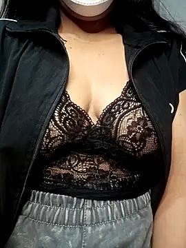 Snapshot of LenaCii chatting on February 18, 2026, 1:29 pm LenaCii online show from February 18, 2026, 1:29 pm