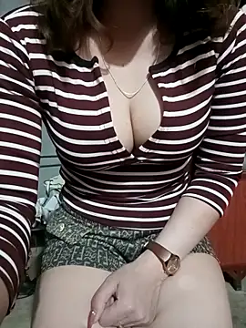 Snapshot of LenaCii chatting on February 22, 2026, 5:00 pm LenaCii online show from February 22, 2026, 5:00 pm