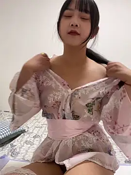 tiantian-26 online show from November 10, 2025, 2:43 am