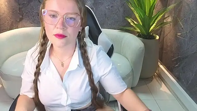 carla tp online show from October 9, 2025, 7:56 pm