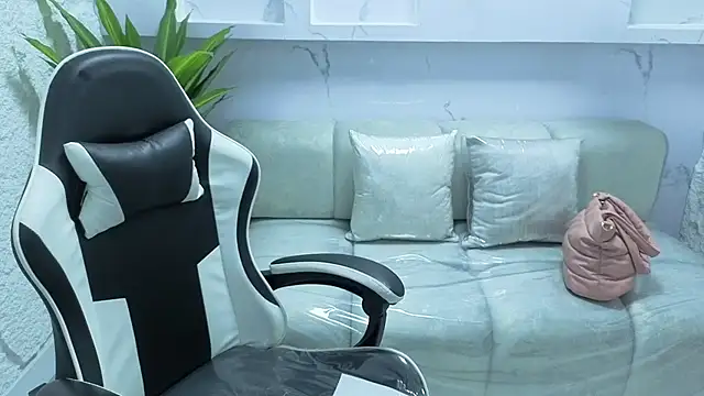 carla tp online show from November 13, 2025, 12:37 pm