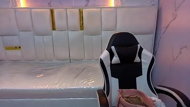 carla tp online show from November 15, 2025, 12:56 pm