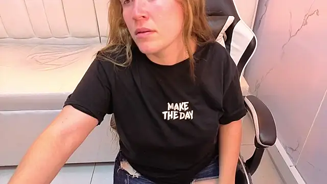 carla tp online show from November 17, 2025, 12:55 pm