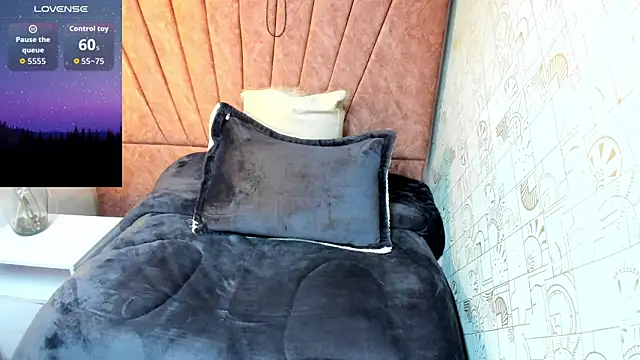 Snapshot of Issa_Milf__ chatting on October 17, 2025, 12:52 pm Issa Milf online show from October 17, 2025, 12:52 pm