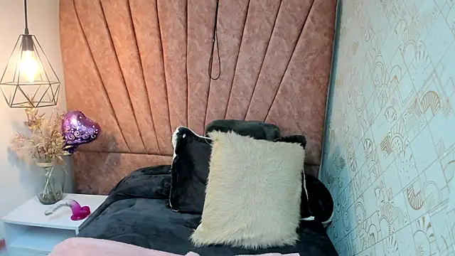 Snapshot of Issa_Milf__ chatting on November 5, 2025, 1:22 pm Issa Milf online show from November 5, 2025, 1:22 pm