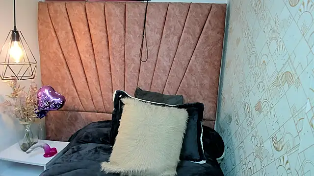 Snapshot of Issa_Milf__ chatting on November 6, 2025, 1:01 pm Issa Milf online show from November 6, 2025, 1:01 pm