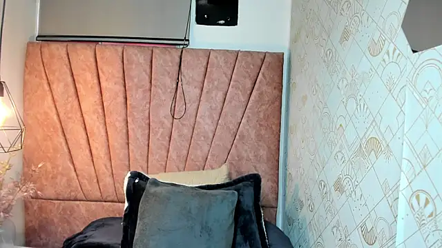 Snapshot of Issa_Milf__ chatting on November 15, 2025, 12:13 pm Issa Milf online show from November 15, 2025, 12:13 pm