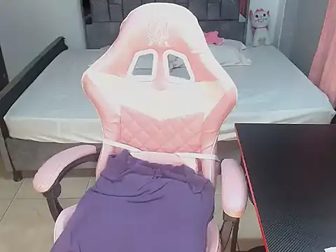 Snapshot of Vanesa_Juicy chatting on October 3, 2025, 12:46 pm Vanesa Juicy online show from October 3, 2025, 12:46 pm