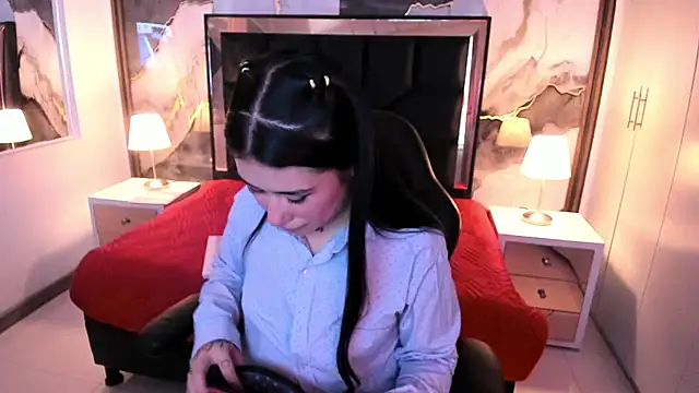 SusanVilla online show from November 22, 2025, 7:35 pm