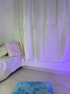 Snapshot of In-Ur-dreams chatting on October 18, 2025, 10:32 pm In-Ur-dreams online show from October 18, 2025, 10:32 pm