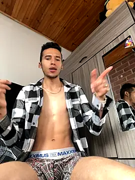 wiland hot23 online show from October 3, 2025, 9:23 pm