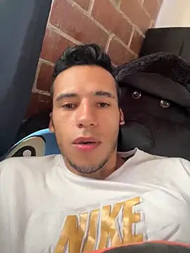 wiland hot23 online show from October 4, 2025, 3:43 pm