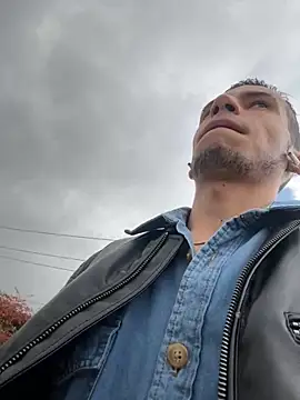 wiland hot23 online show from October 17, 2025, 6:32 pm