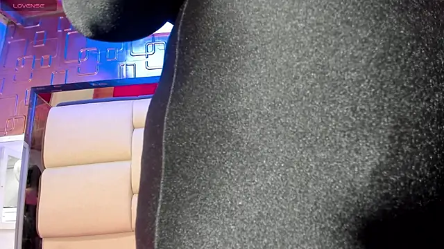 violet milleer online show from October 9, 2025, 12:25 pm