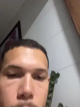 MCLZK online show from April 4, 2026, 8:39 pm