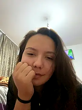 Snapshot of CamillaHessel chatting on November 1, 2025, 2:24 am CamillaHessel online show from November 1, 2025, 2:24 am