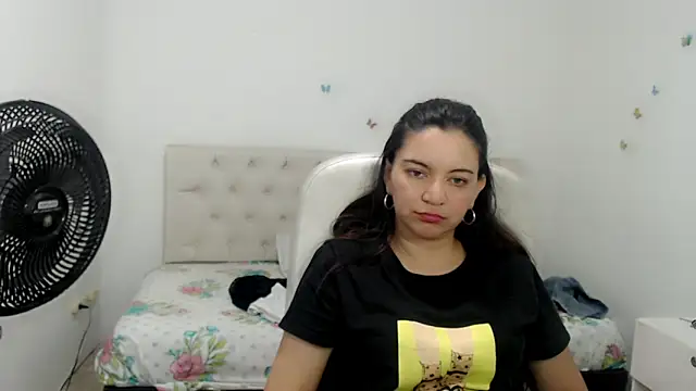 astrolover  online show from January 13, 2026, 1:33 am