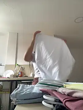 Amelia Rivas online show from April 1, 2026, 4:26 pm