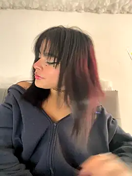 Veeronica  online show from October 3, 2025, 8:39 pm