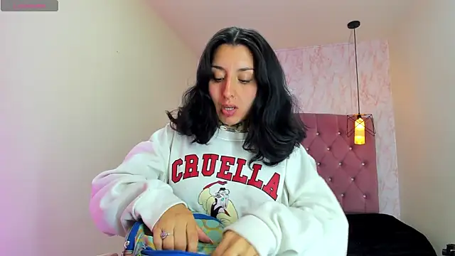 Snapshot of Iris__77 chatting on November 5, 2025, 3:01 pm Iris 77 online show from November 5, 2025, 3:01 pm