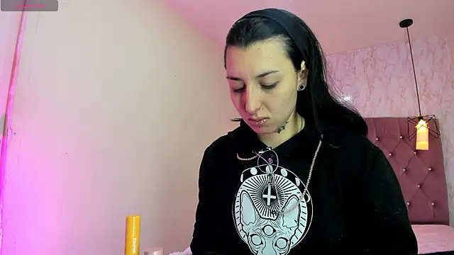 Iris  77 online show from January 9, 2026, 6:21 pm