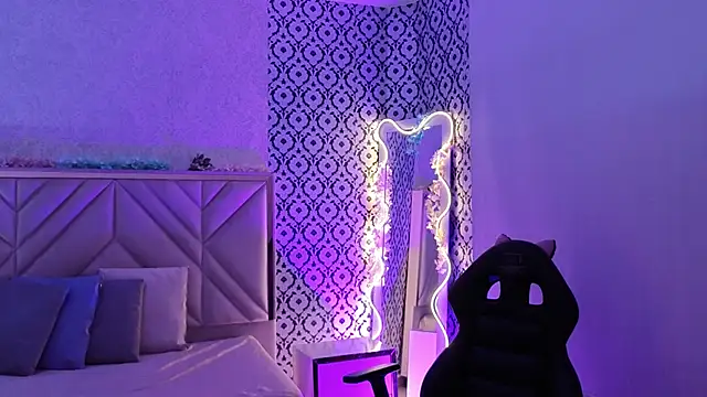 Ixchel tay online show from February 17, 2026, 3:25 am