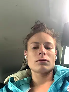 Snapshot of GoldenPussy1329 chatting on October 19, 2025, 11:00 am GoldenPussy1329 online show from October 19, 2025, 11:00 am