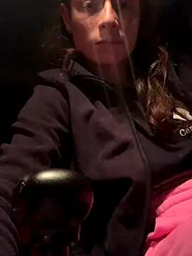 Snapshot of GoldenPussy1329 chatting on October 29, 2025, 7:26 pm GoldenPussy1329 online show from October 29, 2025, 7:26 pm