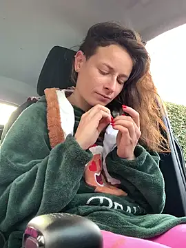 Snapshot of GoldenPussy1329 chatting on November 17, 2025, 9:37 am GoldenPussy1329 online show from November 17, 2025, 9:37 am