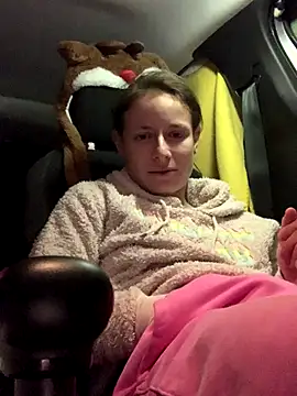 Snapshot of GoldenPussy1329 chatting on November 19, 2025, 11:38 pm GoldenPussy1329 online show from November 19, 2025, 11:38 pm