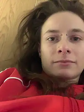 GoldenPussy1329 online show from February 5, 2026, 9:08 pm