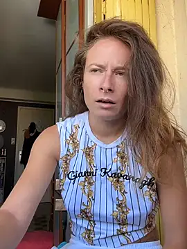 GoldenPussy1329 online show from July 26, 2026, 9:16 am