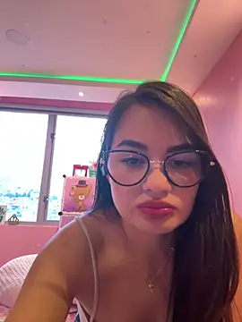 Snapshot of linda_18a chatting on September 29, 2025, 1:16 pm linda 18a online show from September 29, 2025, 1:16 pm