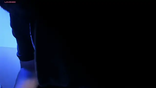 VynnyBlacke  online show from October 17, 2025, 9:39 pm