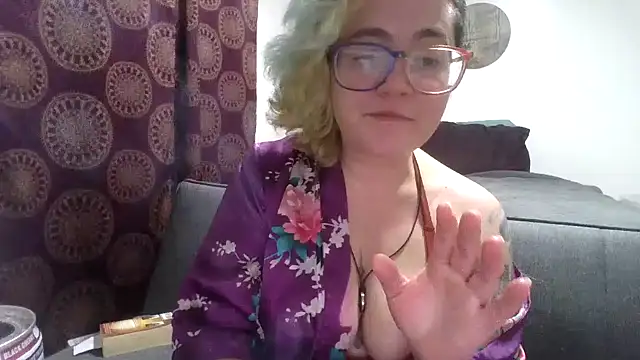 daniak90 online show from October 27, 2025, 4:49 am