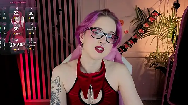 luna son online show from October 28, 2025, 1:58 pm