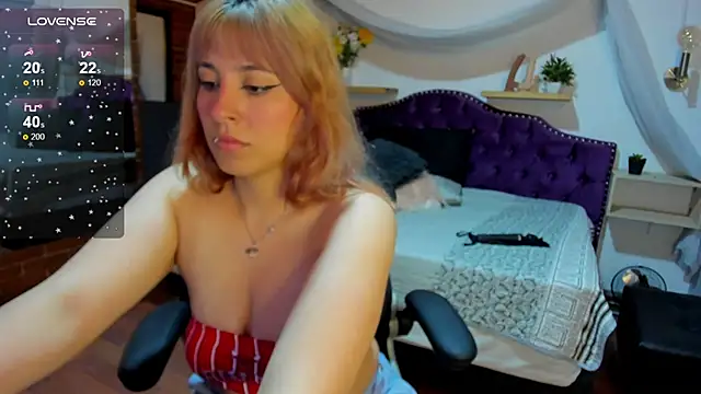 sophialyh 1 online show from October 18, 2025, 12:28 pm