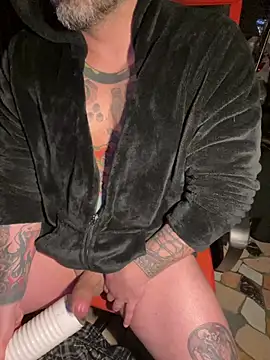 marcotatuatooo online show from January 17, 2026, 6:29 am